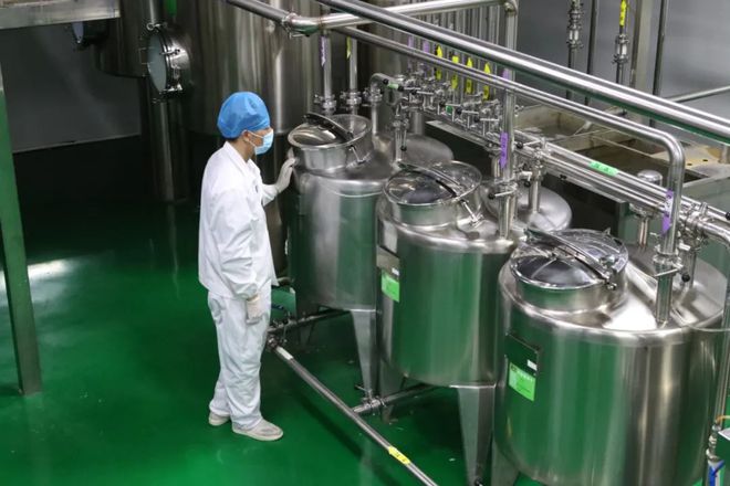 【精彩哈密】&ldquo;洞穿東天山 天塹變通途&rdquo;東天山隧道工程建設系列報道之五《路通人和 共譜發展新篇章》